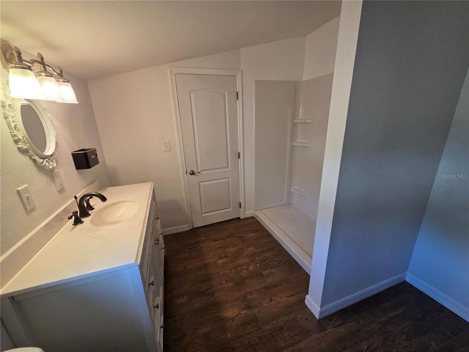 出租: $1,800 (2 贝兹, 2 浴室, 1296 平方英尺)