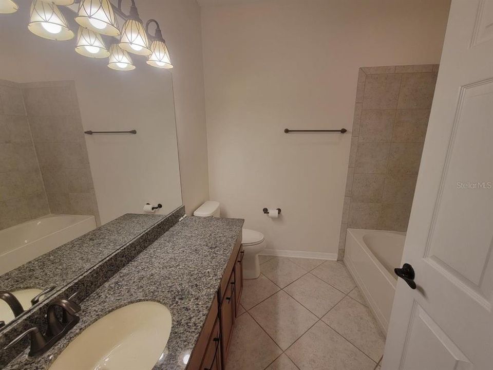 В аренду: $2,375 (4 спален, 2 ванн, 1850 Квадратных фут)