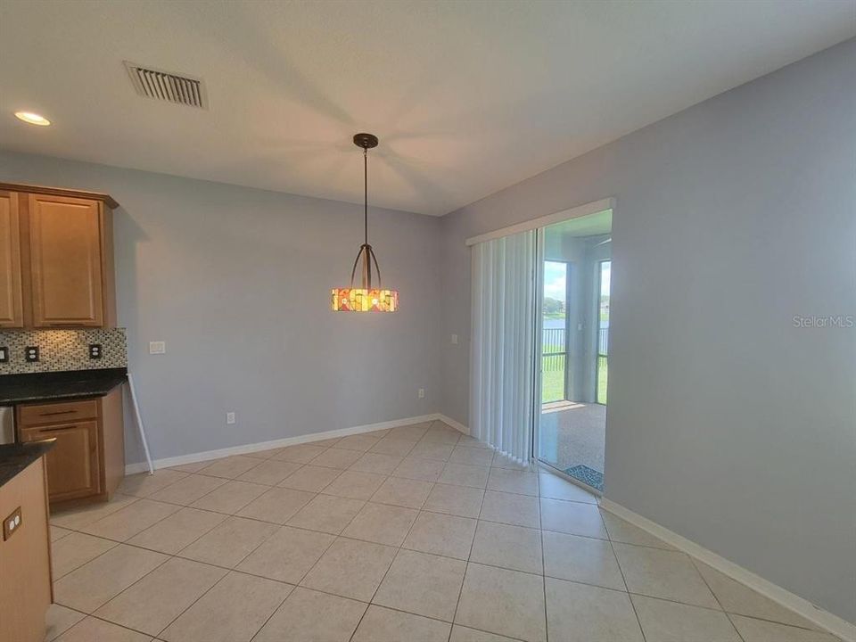 В аренду: $2,375 (4 спален, 2 ванн, 1850 Квадратных фут)