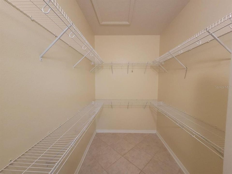 В аренду: $2,375 (4 спален, 2 ванн, 1850 Квадратных фут)