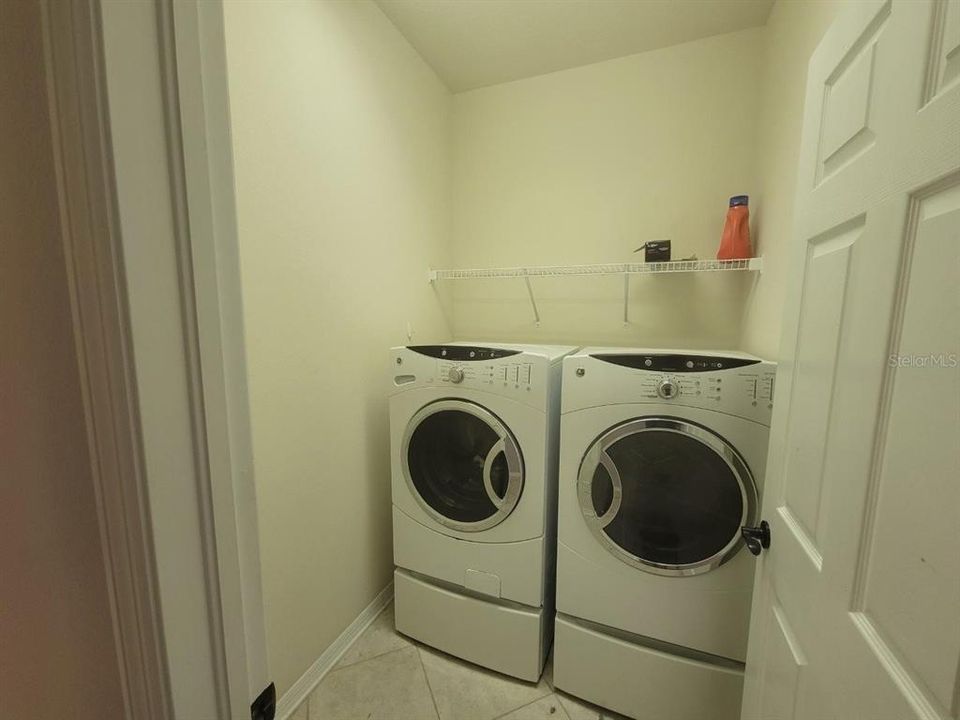 В аренду: $2,375 (4 спален, 2 ванн, 1850 Квадратных фут)