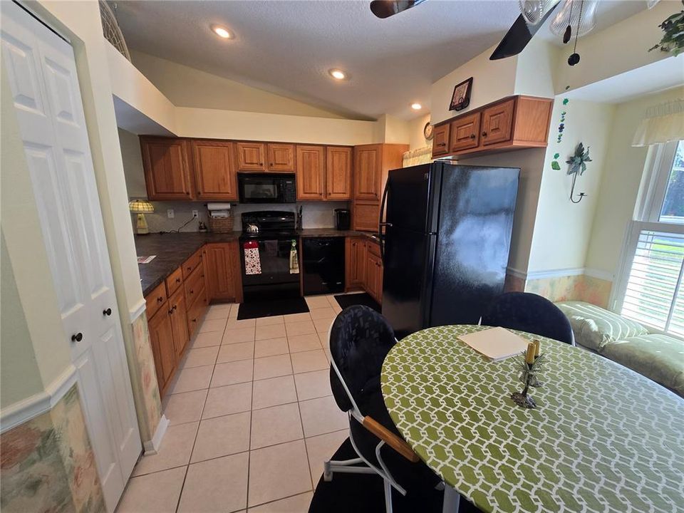 For Sale: $244,990 (2 beds, 2 baths, 1393 Square Feet)