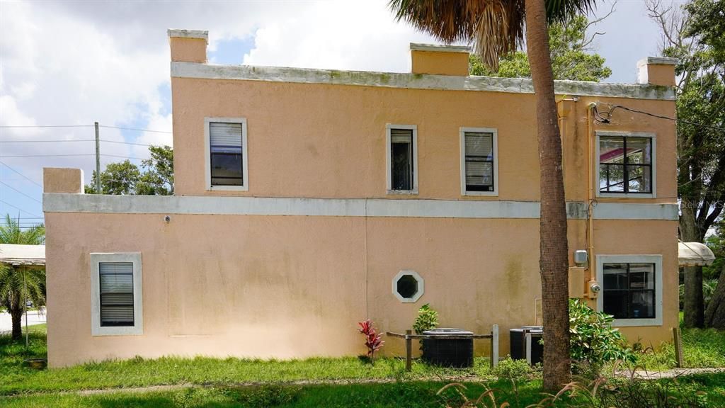 For Sale: $469,000 (4 beds, 2 baths, 1947 Square Feet)