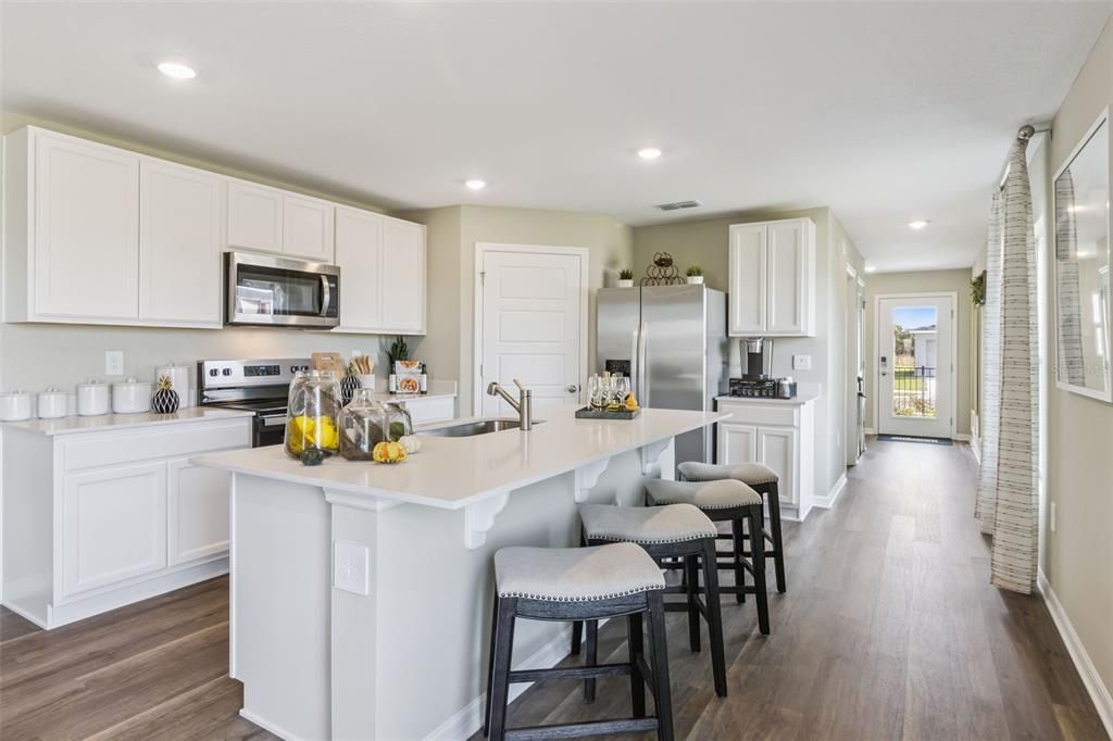 For Sale: $289,990 (4 beds, 2 baths, 1665 Square Feet)