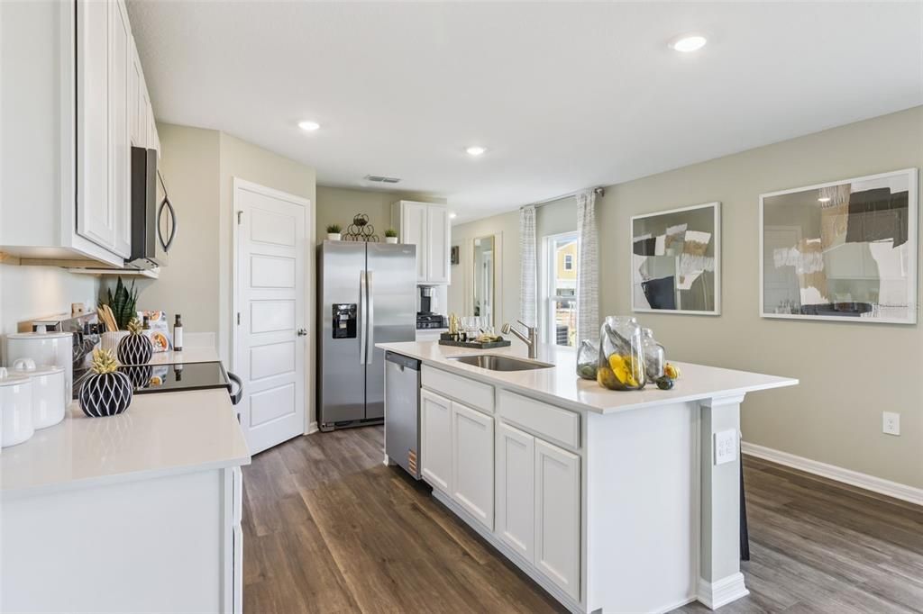 For Sale: $289,990 (4 beds, 2 baths, 1665 Square Feet)