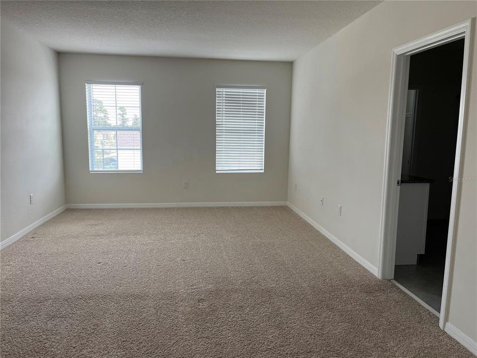 For Rent: $2,500 (5 beds, 3 baths, 2626 Square Feet)