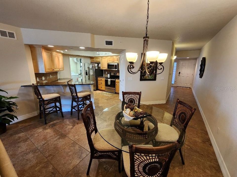 For Sale: $399,000 (2 beds, 2 baths, 1384 Square Feet)