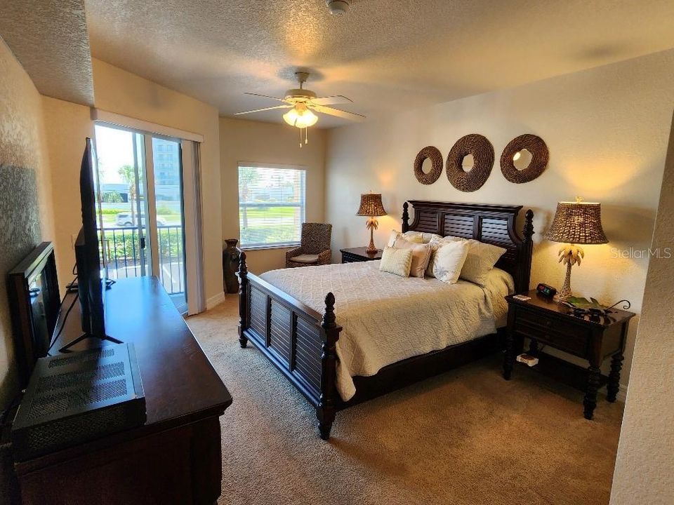 For Sale: $399,000 (2 beds, 2 baths, 1384 Square Feet)