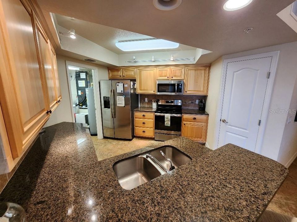 For Sale: $399,000 (2 beds, 2 baths, 1384 Square Feet)