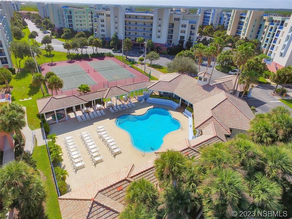 For Sale: $399,000 (2 beds, 2 baths, 1384 Square Feet)