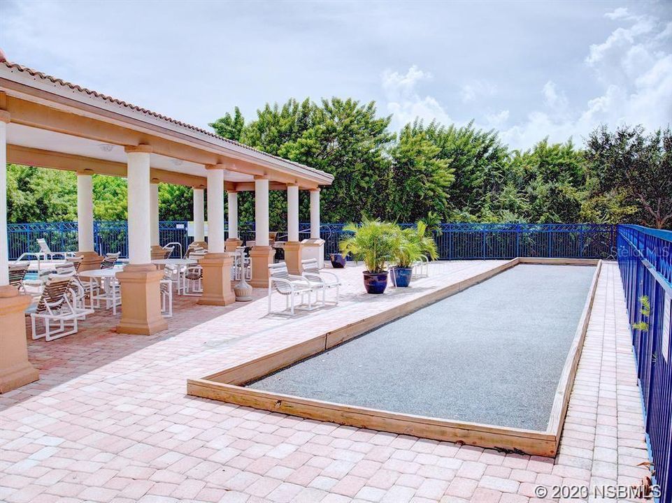 For Sale: $399,000 (2 beds, 2 baths, 1384 Square Feet)