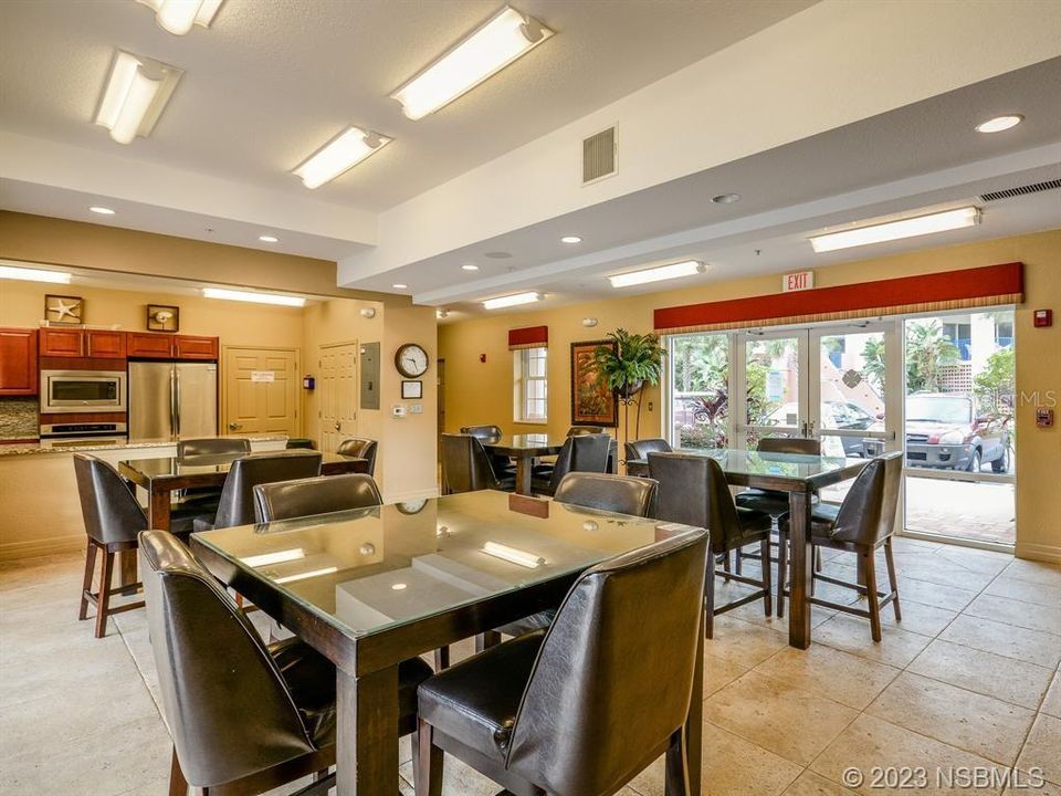 For Sale: $399,000 (2 beds, 2 baths, 1384 Square Feet)