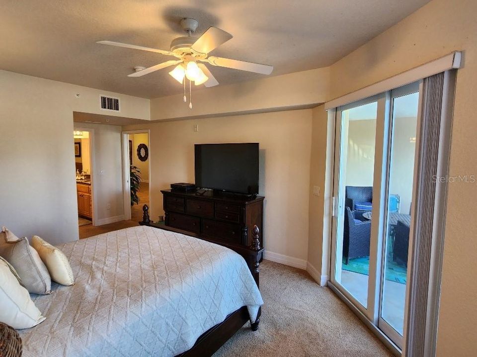 For Sale: $399,000 (2 beds, 2 baths, 1384 Square Feet)