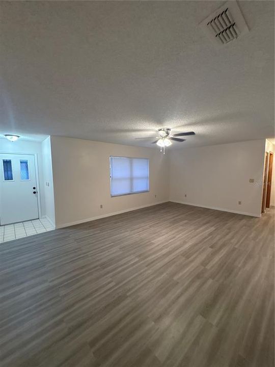 出租: $2,100 (3 贝兹, 2 浴室, 2040 平方英尺)