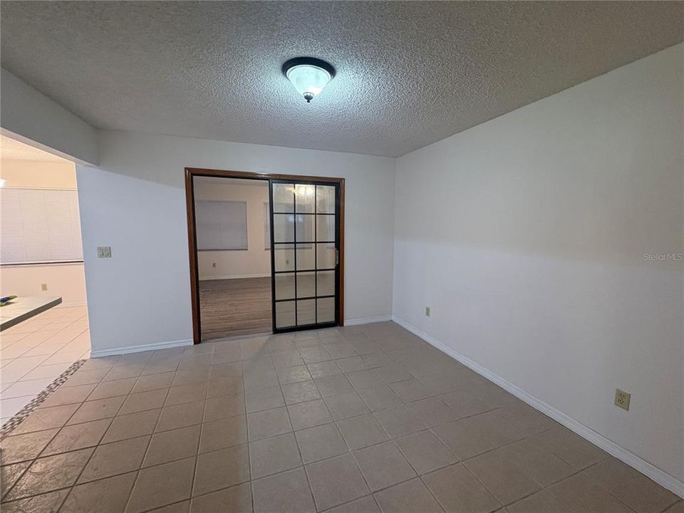 出租: $2,100 (3 贝兹, 2 浴室, 2040 平方英尺)