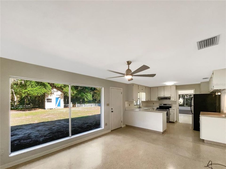 En Venta: $272,000 (3 camas, 2 baños, 1951 Pies cuadrados)