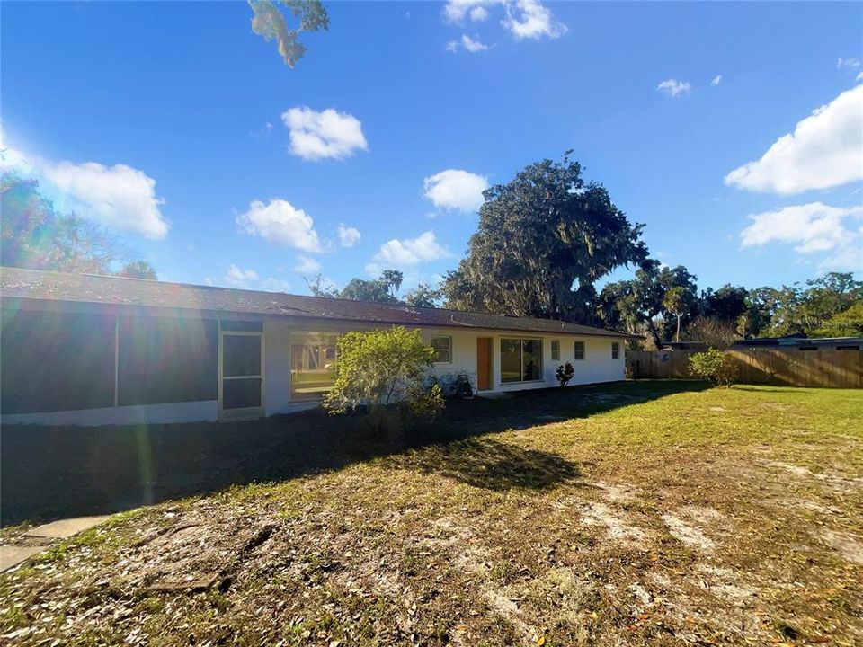 En Venta: $272,000 (3 camas, 2 baños, 1951 Pies cuadrados)