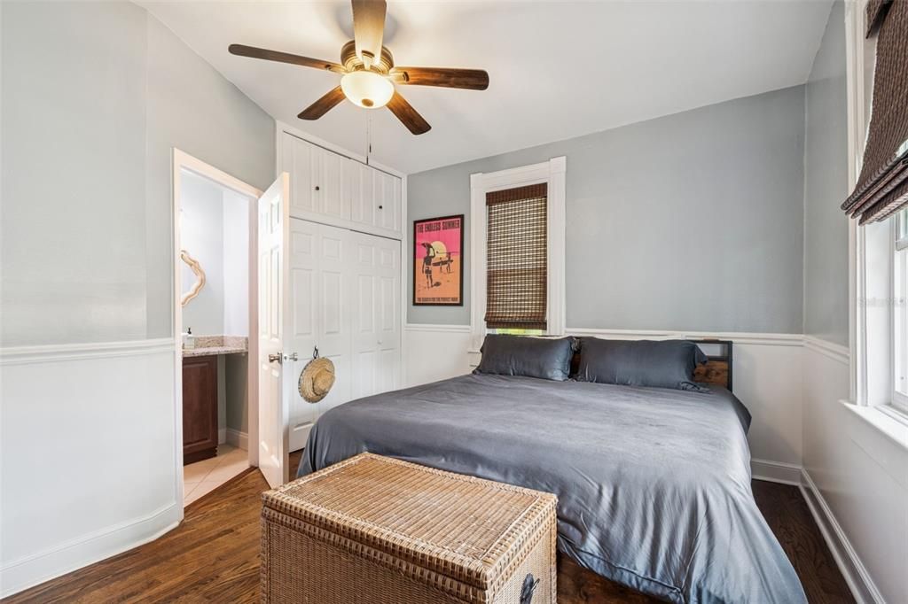 For Sale: $499,900 (2 beds, 2 baths, 1371 Square Feet)