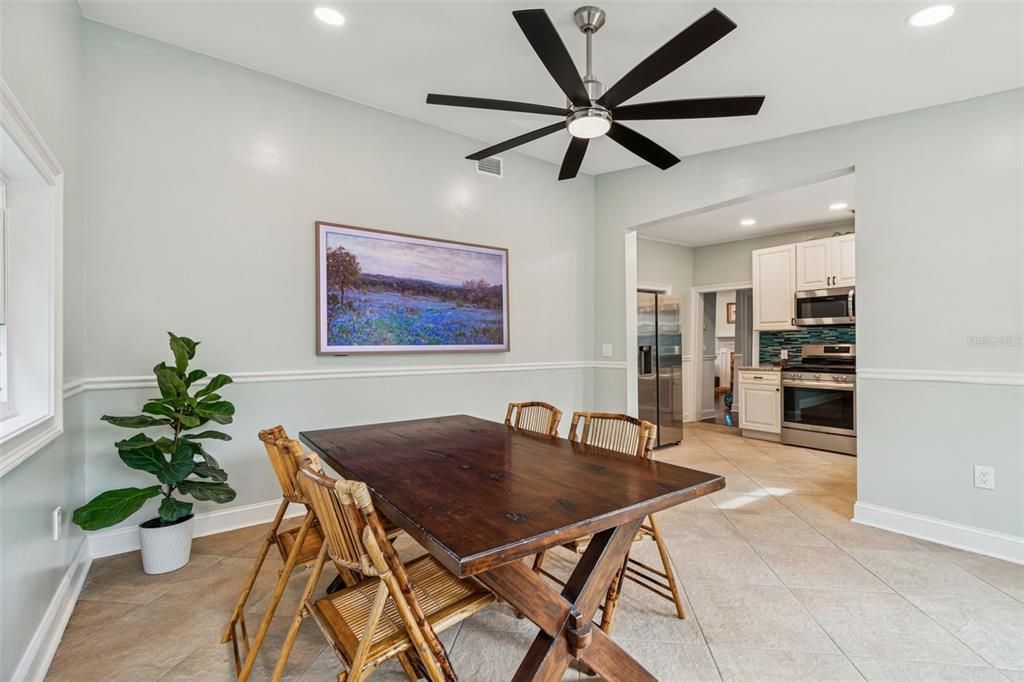 For Sale: $499,900 (2 beds, 2 baths, 1371 Square Feet)