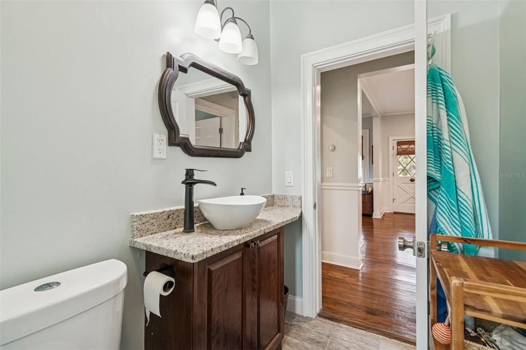 For Sale: $499,900 (2 beds, 2 baths, 1371 Square Feet)