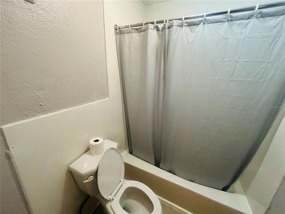 For Rent: $950 (1 beds, 1 baths, 276 Square Feet)