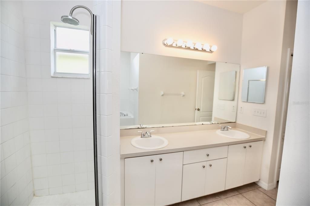 For Sale: $355,000 (3 beds, 2 baths, 1434 Square Feet)