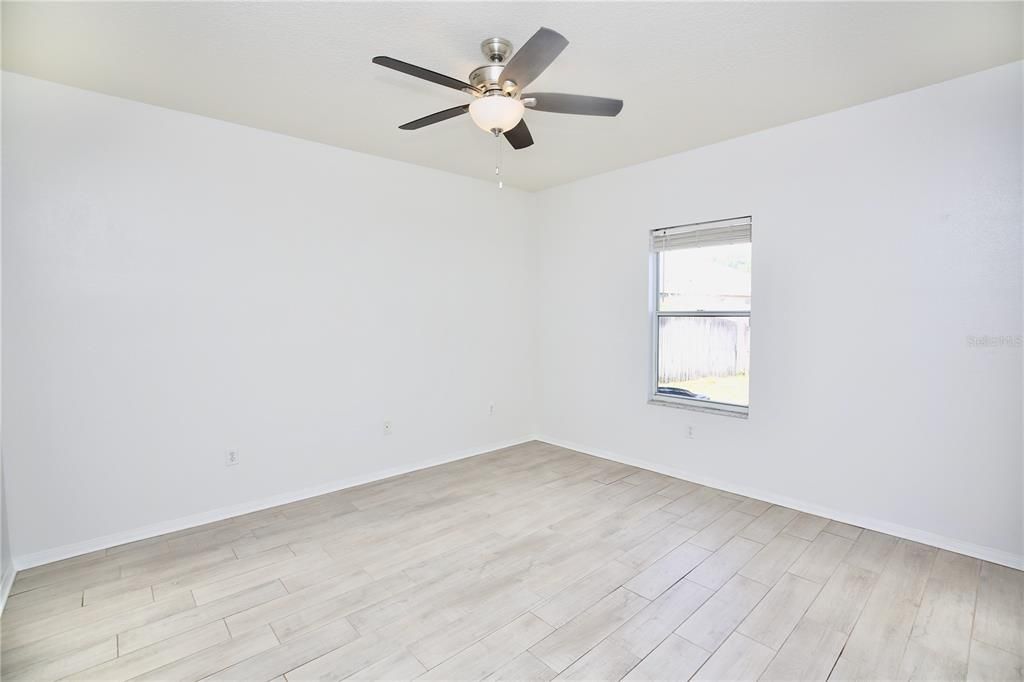 For Sale: $355,000 (3 beds, 2 baths, 1434 Square Feet)