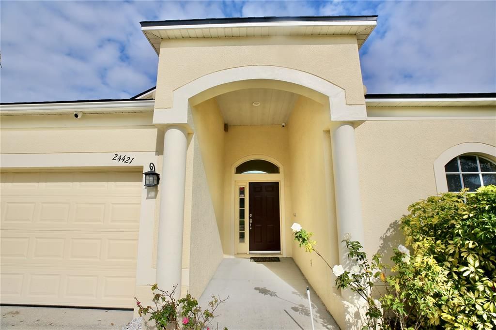 For Sale: $355,000 (3 beds, 2 baths, 1434 Square Feet)