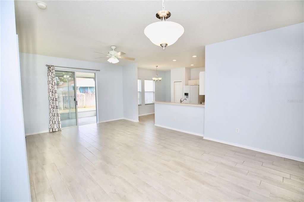 For Sale: $355,000 (3 beds, 2 baths, 1434 Square Feet)