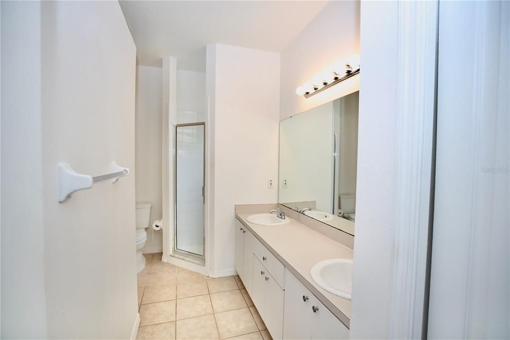 For Sale: $355,000 (3 beds, 2 baths, 1434 Square Feet)