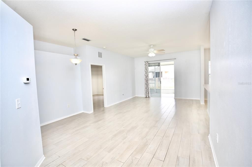 For Sale: $355,000 (3 beds, 2 baths, 1434 Square Feet)