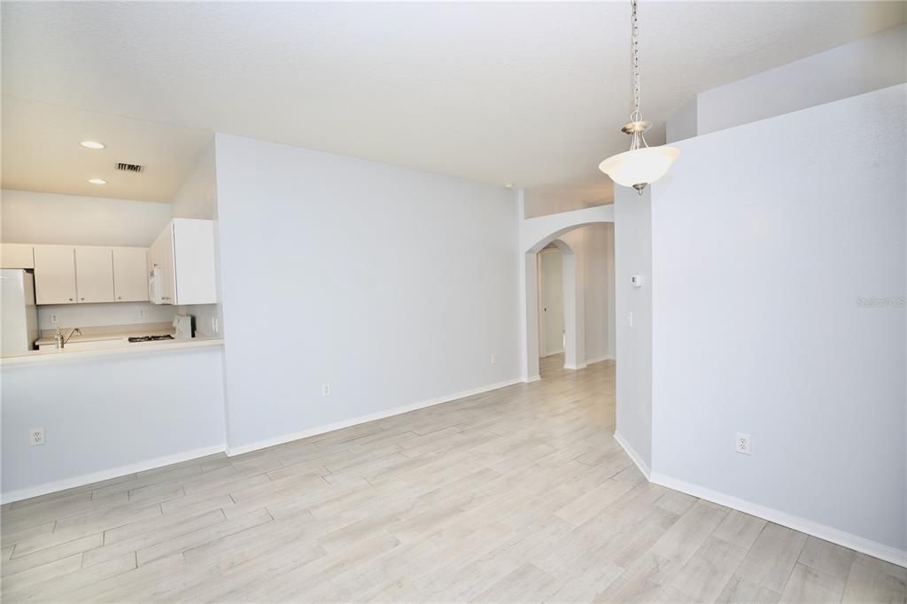 For Sale: $355,000 (3 beds, 2 baths, 1434 Square Feet)