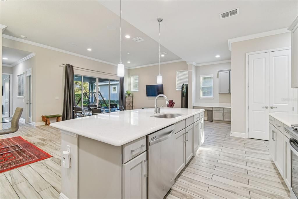 待售: $480,000 (2 贝兹, 2 浴室, 2049 平方英尺)