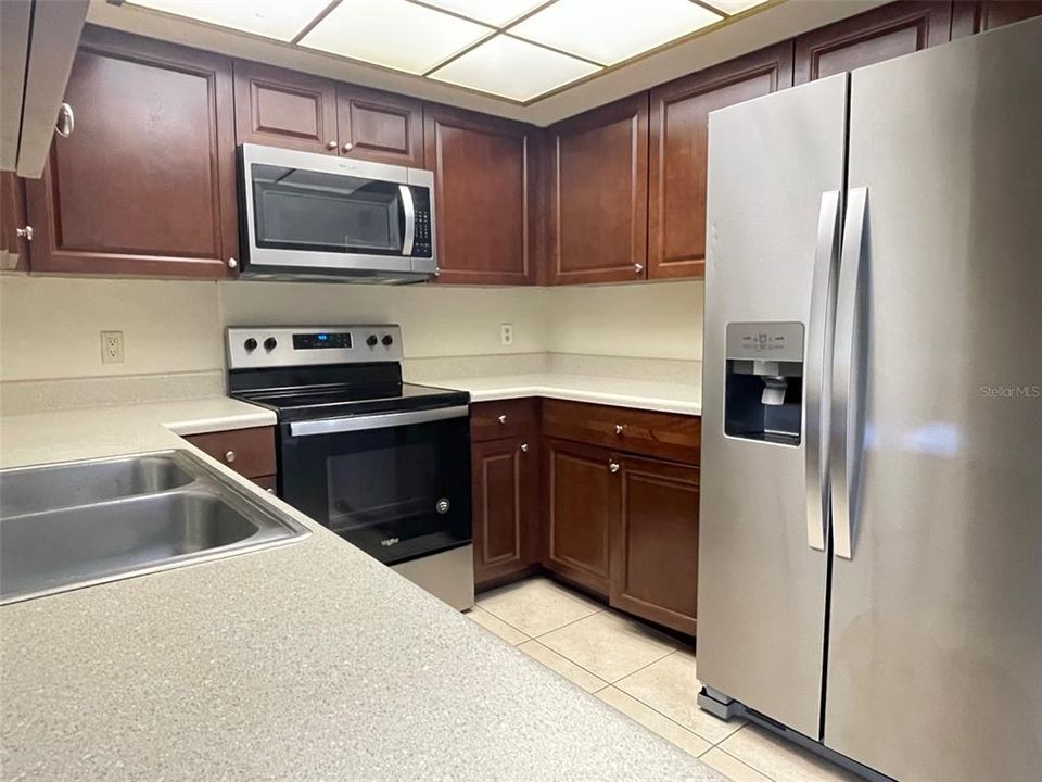 For Rent: $2,195 (3 beds, 2 baths, 1321 Square Feet)