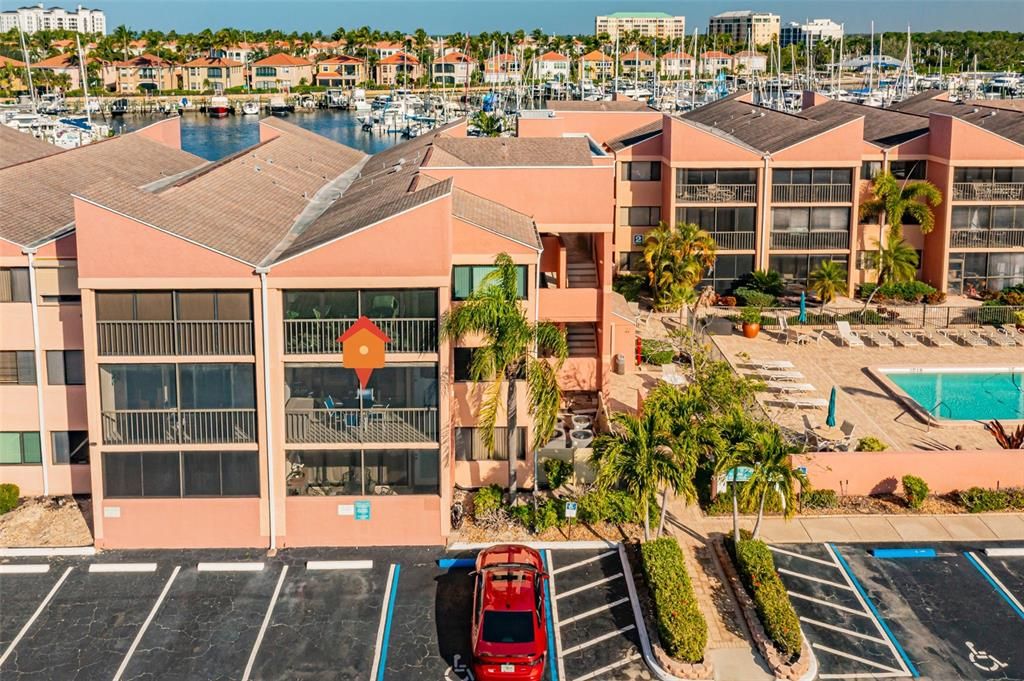 For Sale: $180,000 (1 beds, 1 baths, 593 Square Feet)