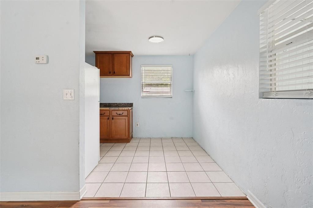 待售: $199,900 (3 贝兹, 1 浴室, 968 平方英尺)