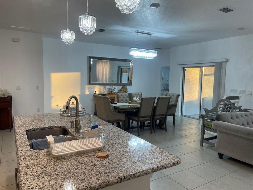 出租: $2,300 (3 贝兹, 2 浴室, 1754 平方英尺)