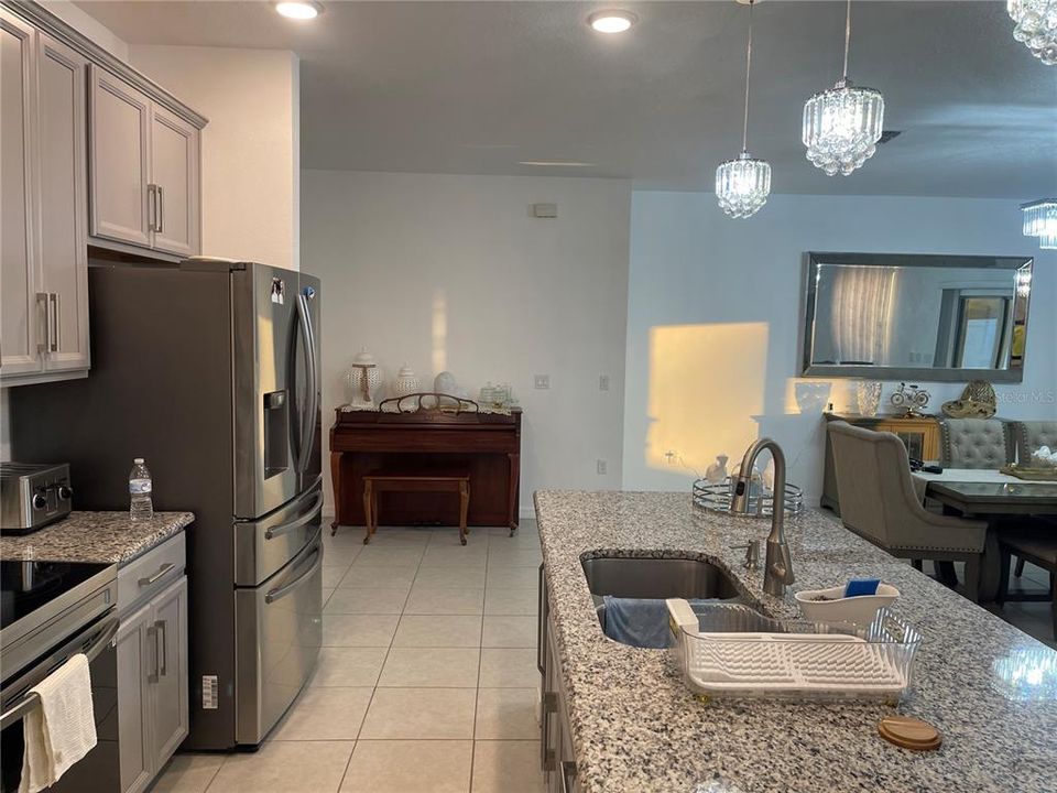 出租: $2,300 (3 贝兹, 2 浴室, 1754 平方英尺)