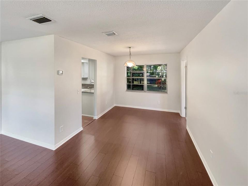 En Venta: $340,000 (3 camas, 2 baños, 1437 Pies cuadrados)