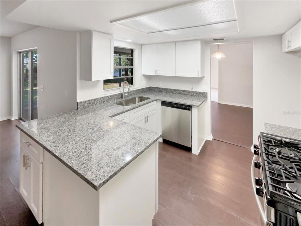 En Venta: $340,000 (3 camas, 2 baños, 1437 Pies cuadrados)