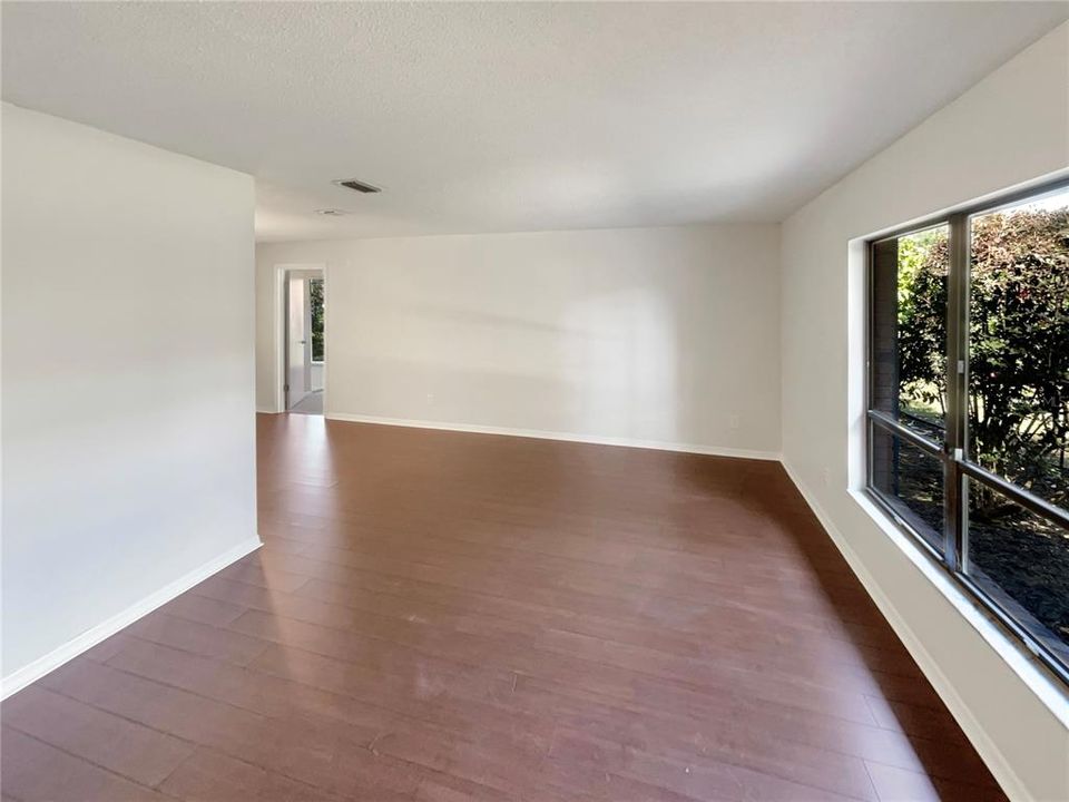 En Venta: $340,000 (3 camas, 2 baños, 1437 Pies cuadrados)