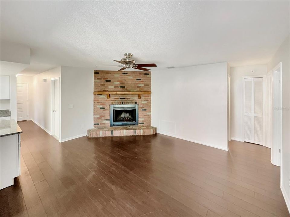 En Venta: $340,000 (3 camas, 2 baños, 1437 Pies cuadrados)