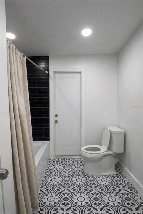 For Sale: $599,990 (4 beds, 2 baths, 1768 Square Feet)