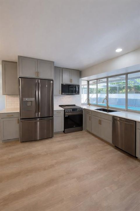 For Sale: $599,990 (4 beds, 2 baths, 1768 Square Feet)