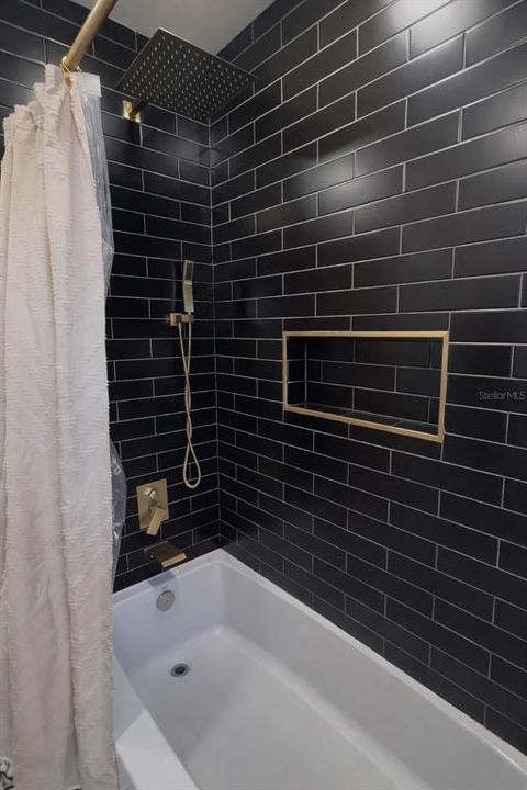 For Sale: $599,990 (4 beds, 2 baths, 1768 Square Feet)