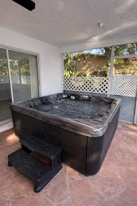 For Sale: $599,990 (4 beds, 2 baths, 1768 Square Feet)