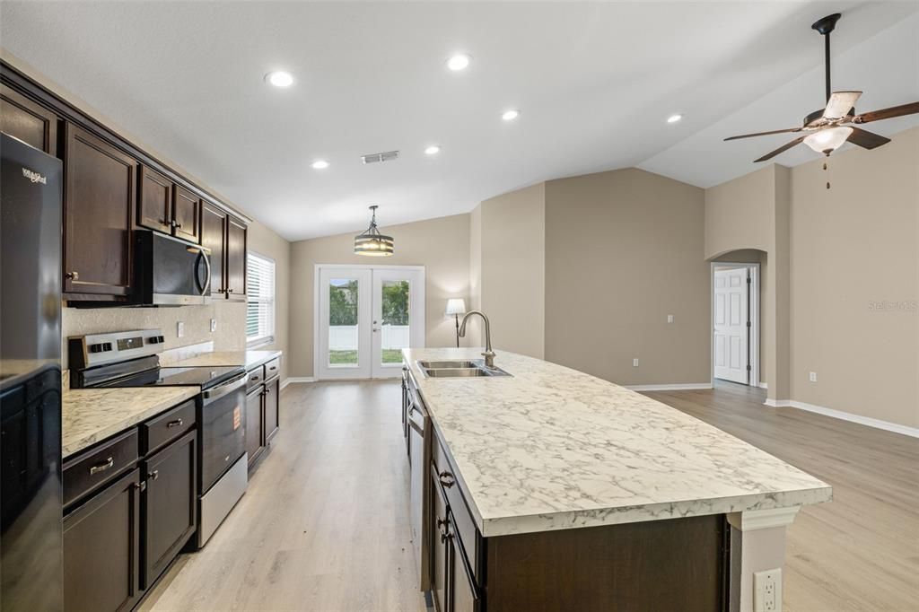 В аренду: $1,950 (3 спален, 2 ванн, 1749 Квадратных фут)