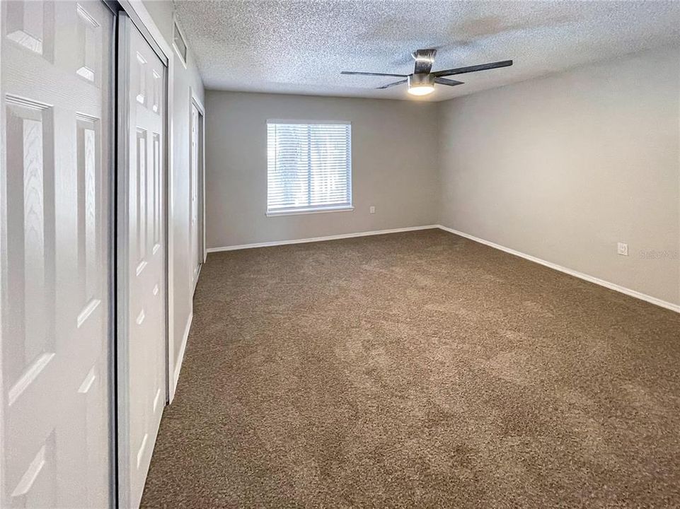 На продажу: $199,500 (2 спален, 2 ванн, 1029 Квадратных фут)