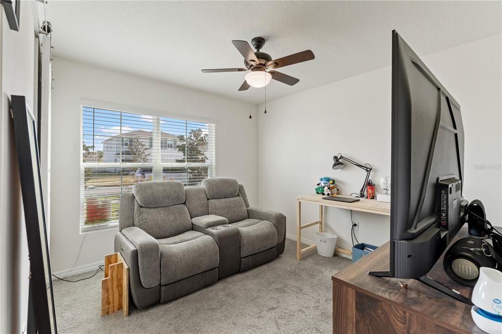 На продажу: $375,000 (4 спален, 2 ванн, 1846 Квадратных фут)