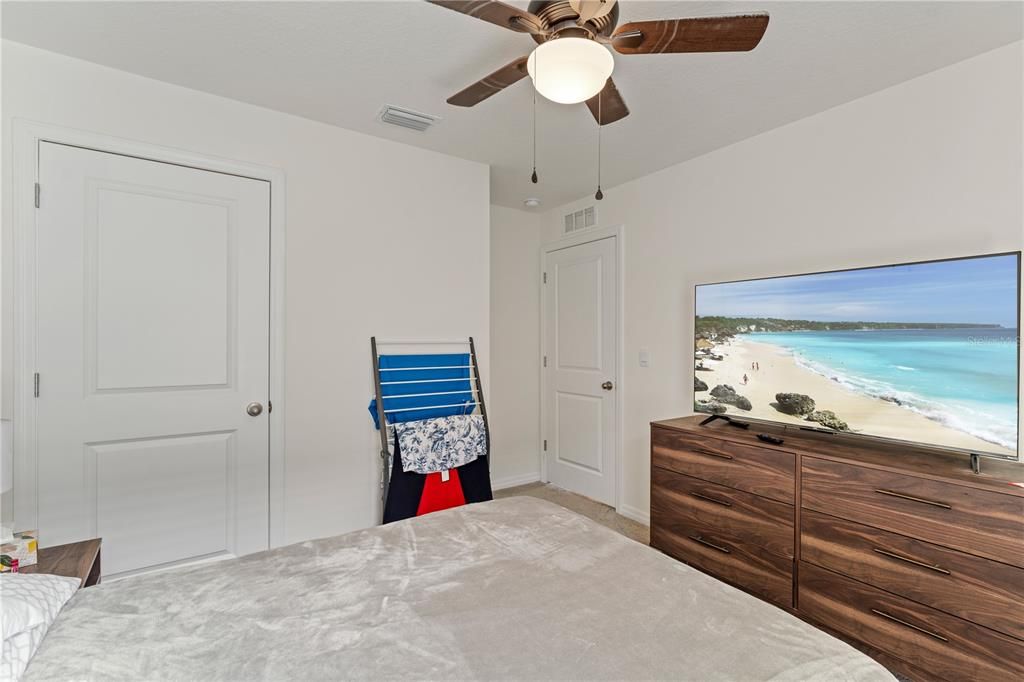 На продажу: $375,000 (4 спален, 2 ванн, 1846 Квадратных фут)